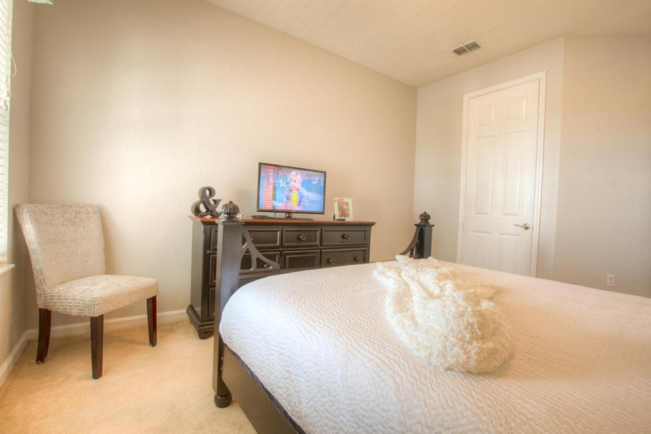Stunning Lakeview Condo Wprivate Balcony Kissimmee Luaran gambar