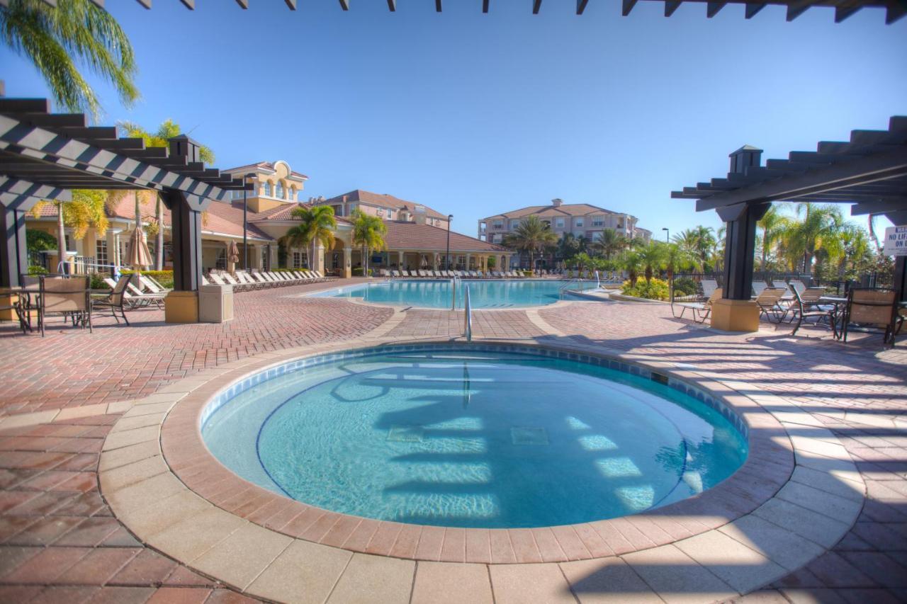 Stunning Lakeview Condo Wprivate Balcony Kissimmee Luaran gambar